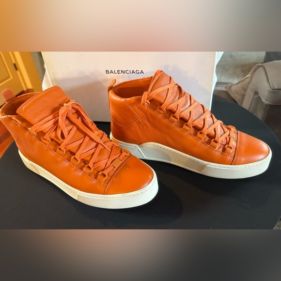 Balenciaga Arena High
Orange - Picture 3 of 11